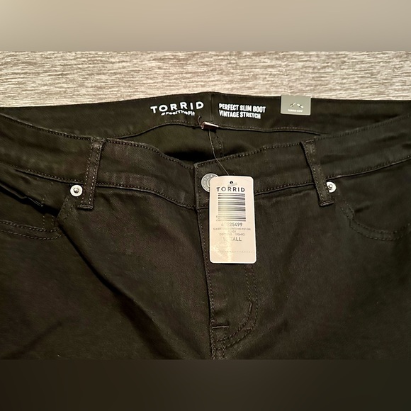 ♠️Torrid Denim Black Jeans ♠️ - Picture 4 of 9